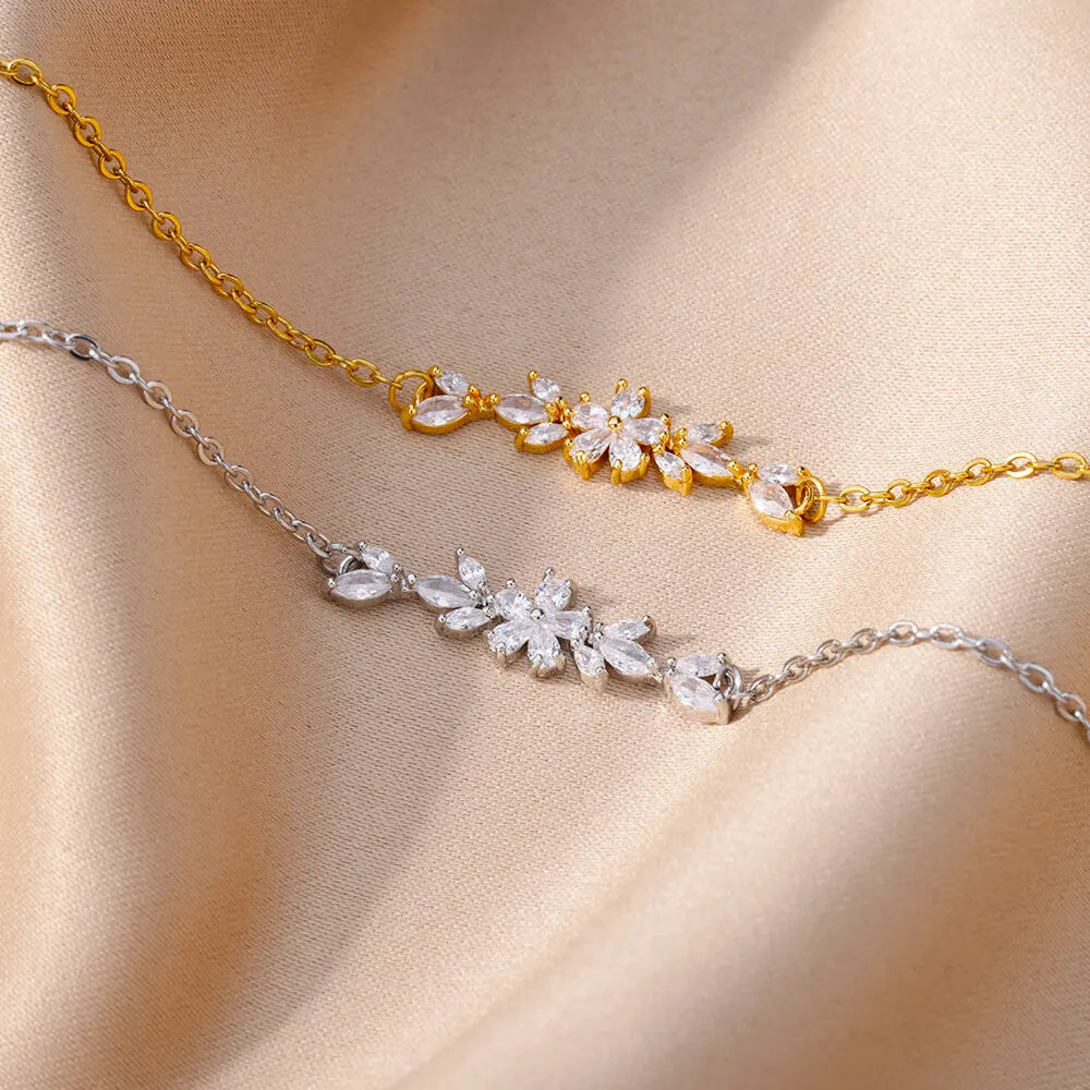 "Golden Bloom" Zircon Flower Bracelet – Luxury Floral Elegance